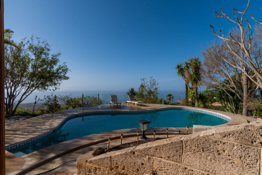 Pool und Meerblick